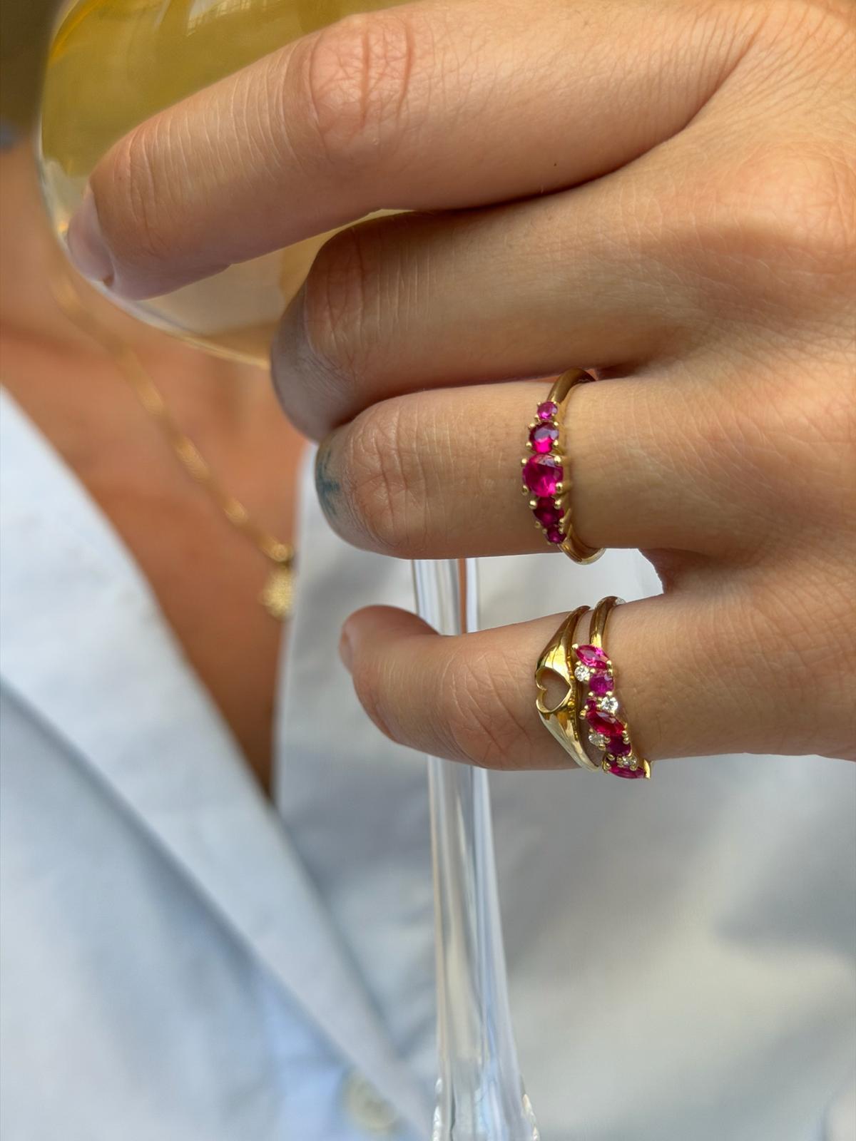 Classic heart ring