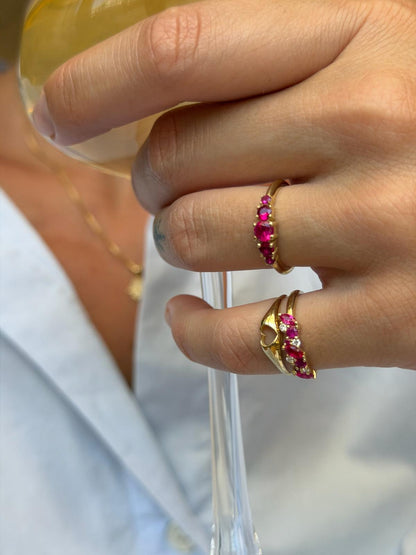 Classic heart ring