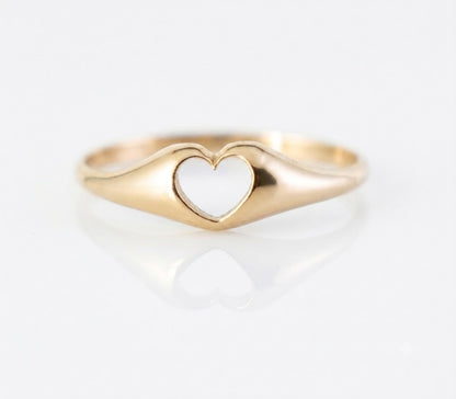 Classic heart ring
